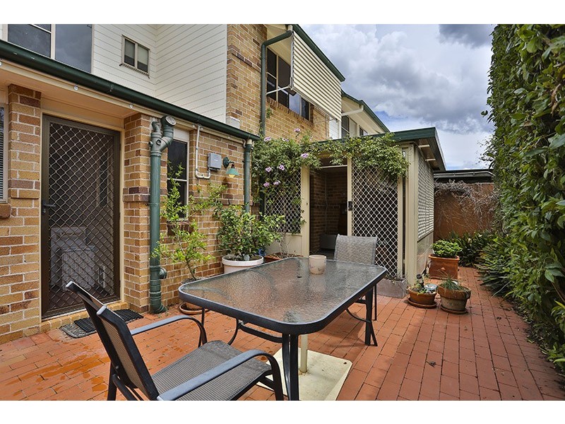 2/60 Crown Street, Rangeville QLD 4350