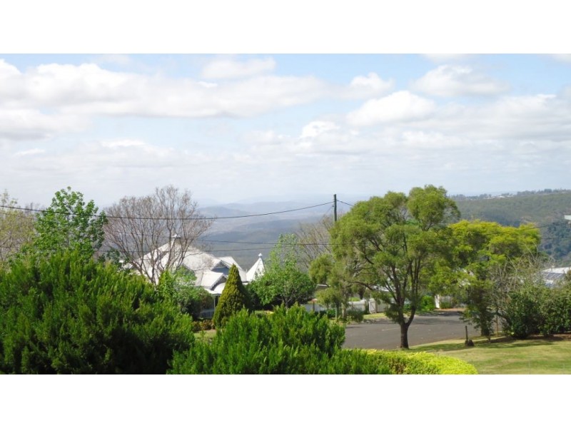41 Skyline Drive, Blue Mountain Heights QLD 4350
