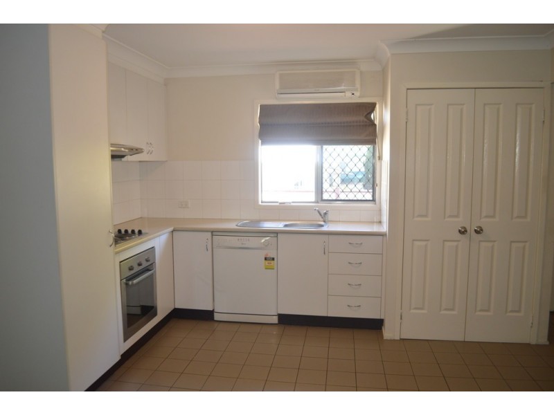 3/110a James Street, South Toowoomba QLD 4350