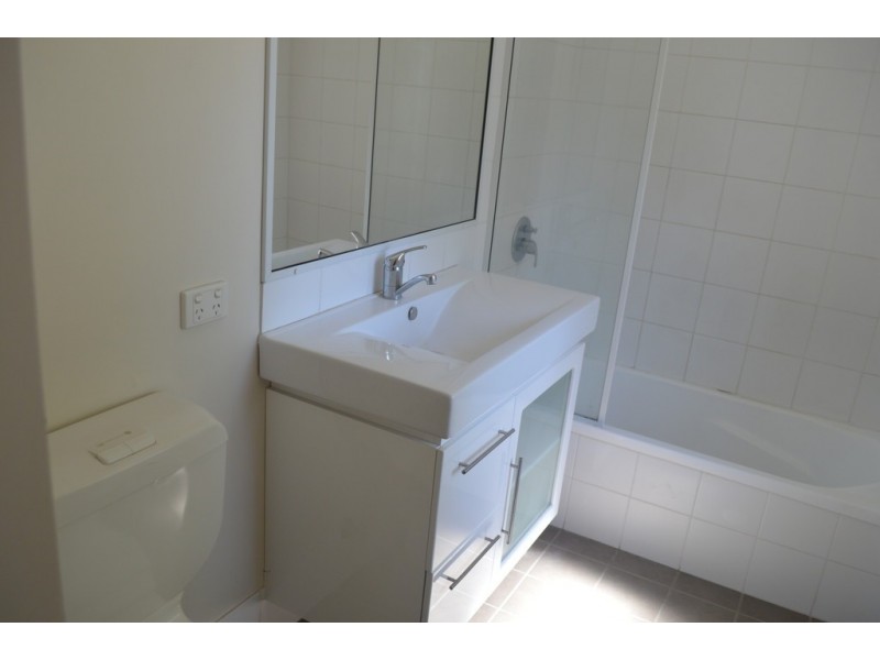 3/110a James Street, South Toowoomba QLD 4350