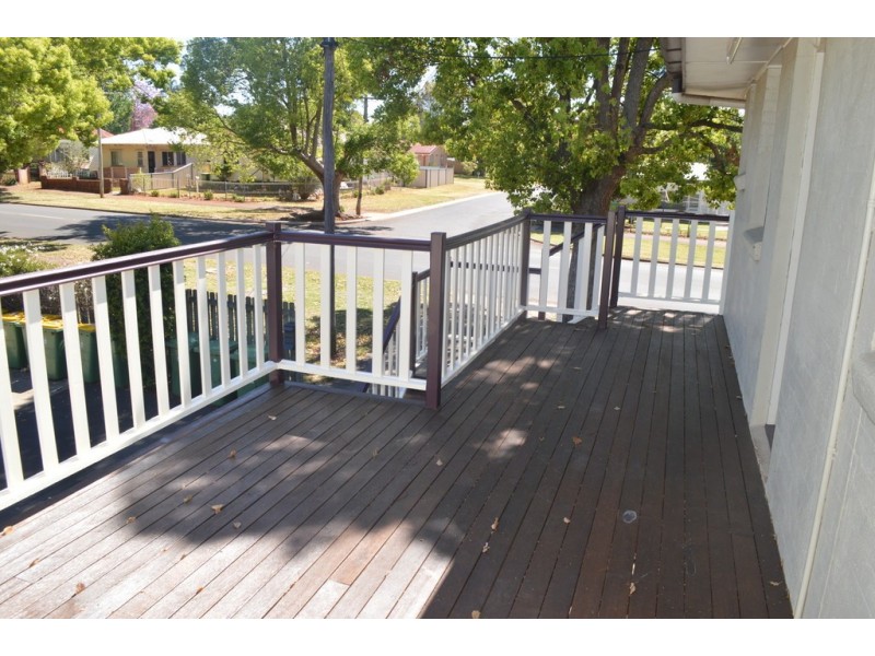 3/110a James Street, South Toowoomba QLD 4350