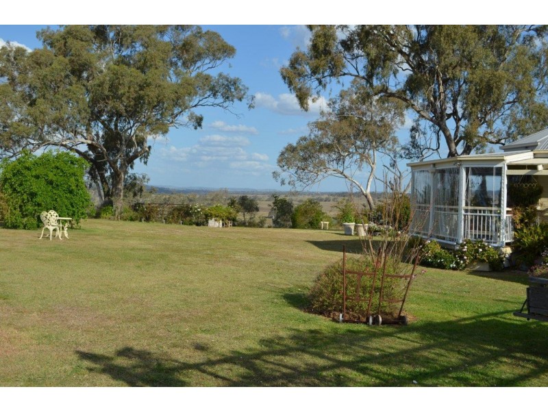 388 Berghoffers Road, Biddeston QLD 4401
