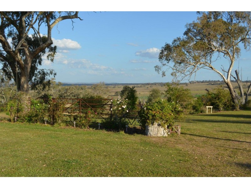 388 Berghoffers Road, Biddeston QLD 4401