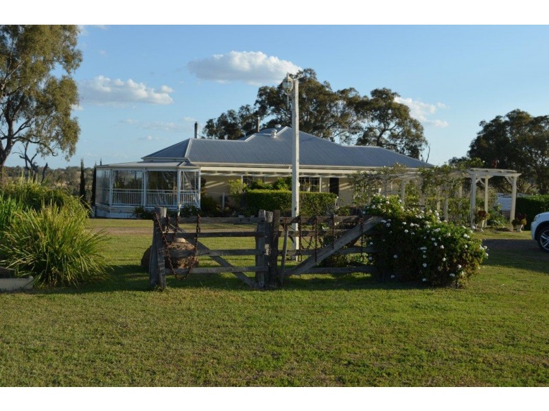 388 Berghoffers Road, Biddeston QLD 4401