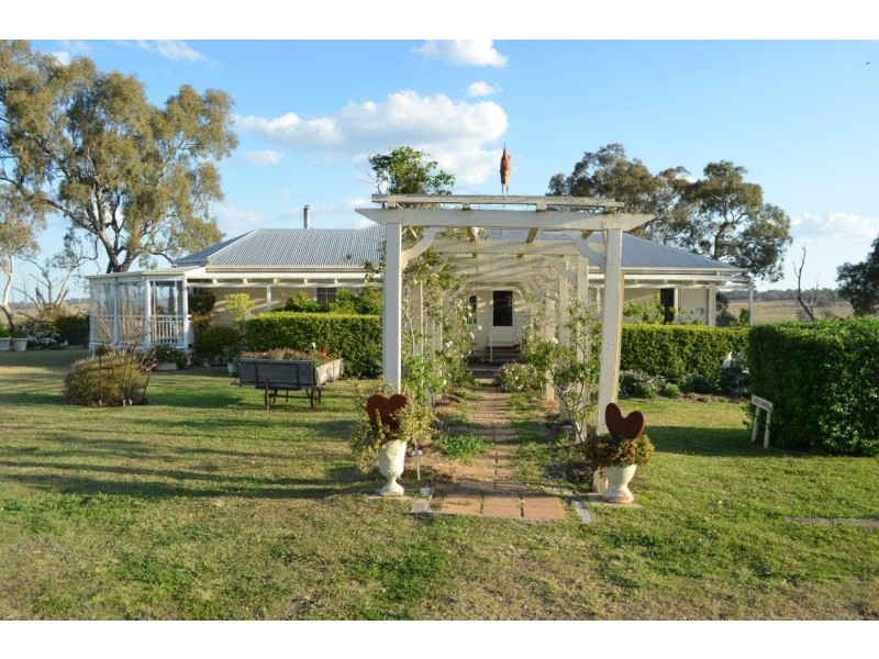 388 Berghoffers Road, Biddeston QLD 4401