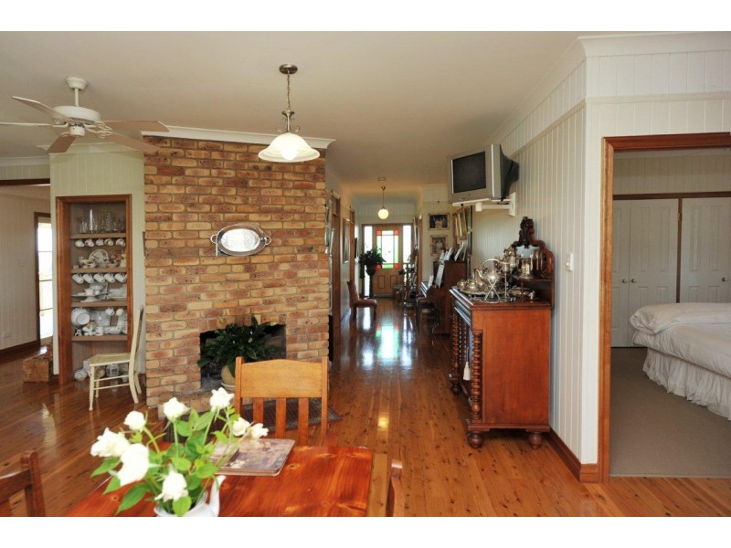 388 Berghoffers Road, Biddeston QLD 4401