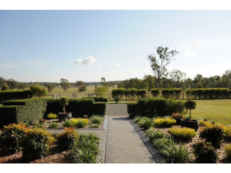 721 Kudo Silverleigh Road, Goombungee QLD 4354