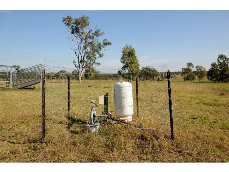 721 Kudo Silverleigh Road, Goombungee QLD 4354