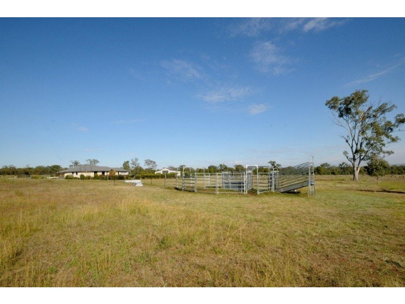 721 Kudo Silverleigh Road, Goombungee QLD 4354