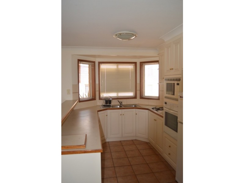 2/484 West Street, Toowoomba QLD 4350