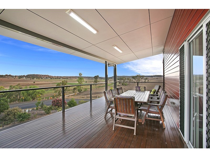 13 Willis Road, Meringandan West QLD 4352