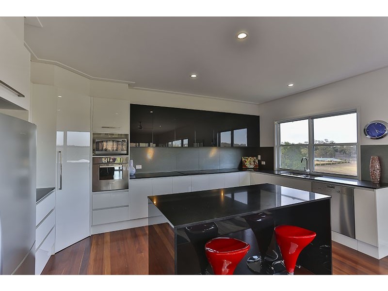 13 Willis Road, Meringandan West QLD 4352