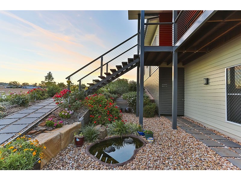 13 Willis Road, Meringandan West QLD 4352