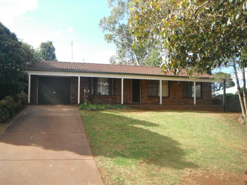 7 Nellie Street, Centenary Heights QLD 4350