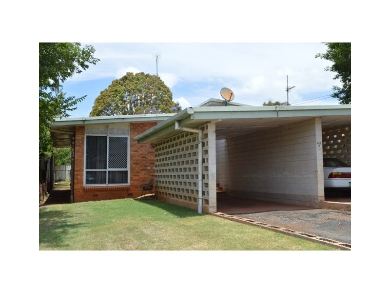 1/266B South Street, South Toowoomba QLD 4350