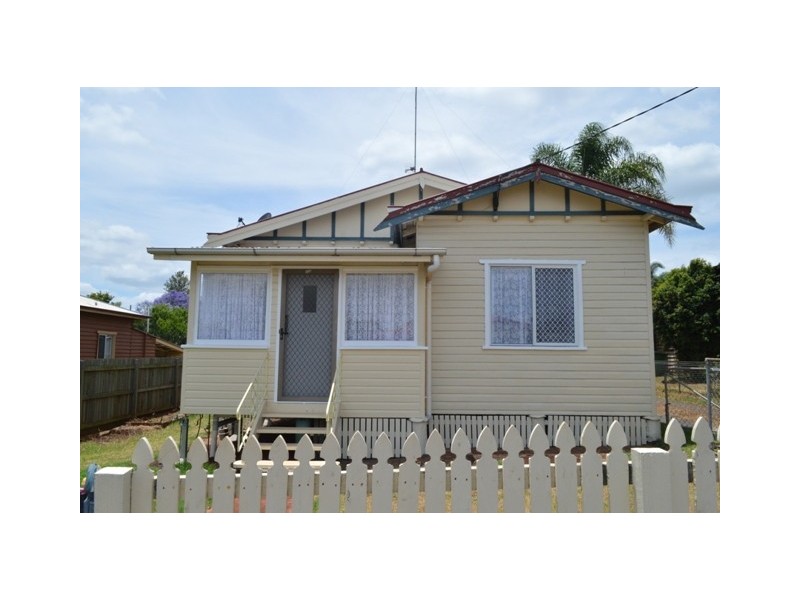 4 Clark Street, South Toowoomba QLD 4350