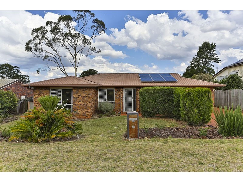 8a Esmond Street, Rockville QLD 4350