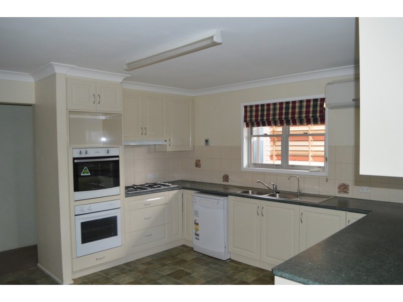101 Ramsay Street, Centenary Heights QLD 4350