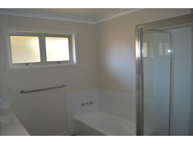 101 Ramsay Street, Centenary Heights QLD 4350