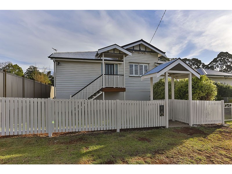 10 Atkinson Street, South Toowoomba QLD 4350
