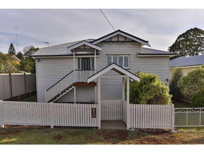 10 Atkinson Street, South Toowoomba QLD 4350