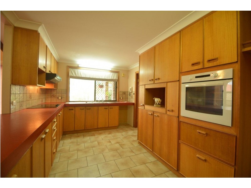 10 Hendy Street, Cranley QLD 4350