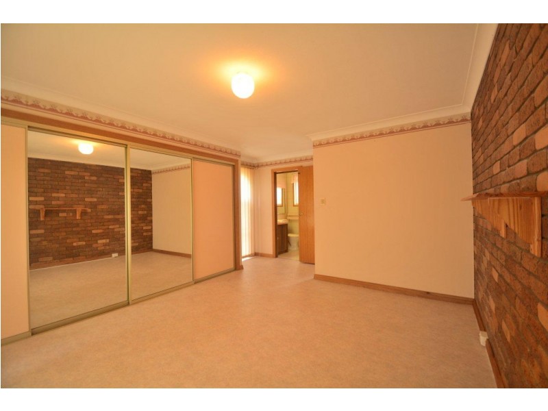 10 Hendy Street, Cranley QLD 4350