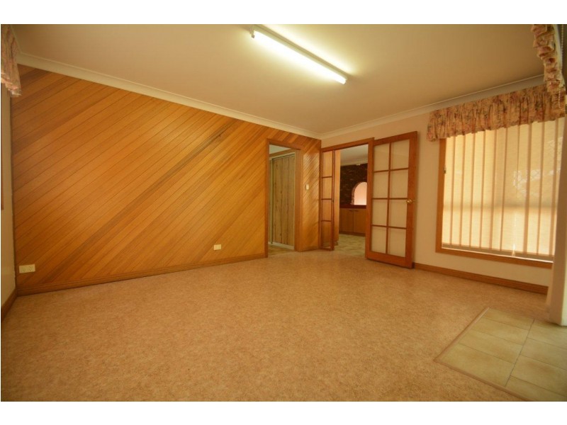 10 Hendy Street, Cranley QLD 4350