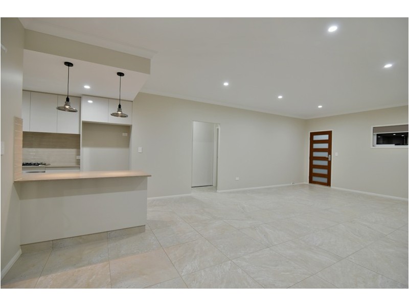 8/565 Hume Street, Kearneys Spring QLD 4350