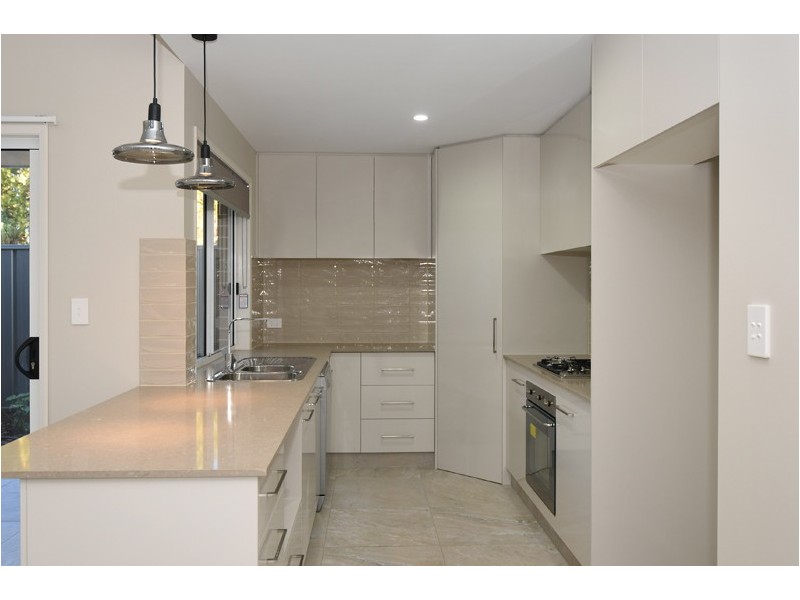 8/565 Hume Street, Kearneys Spring QLD 4350