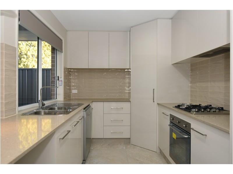 8/565 Hume Street, Kearneys Spring QLD 4350