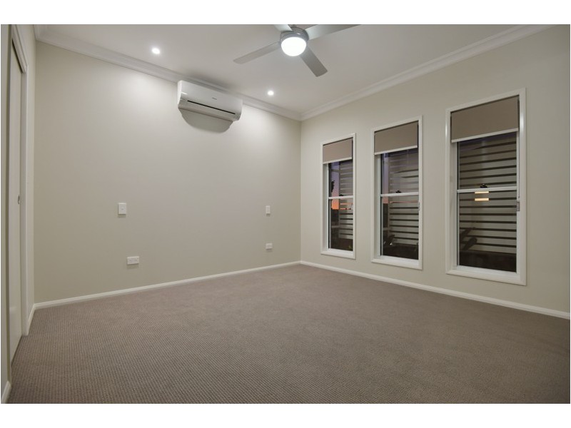 8/565 Hume Street, Kearneys Spring QLD 4350