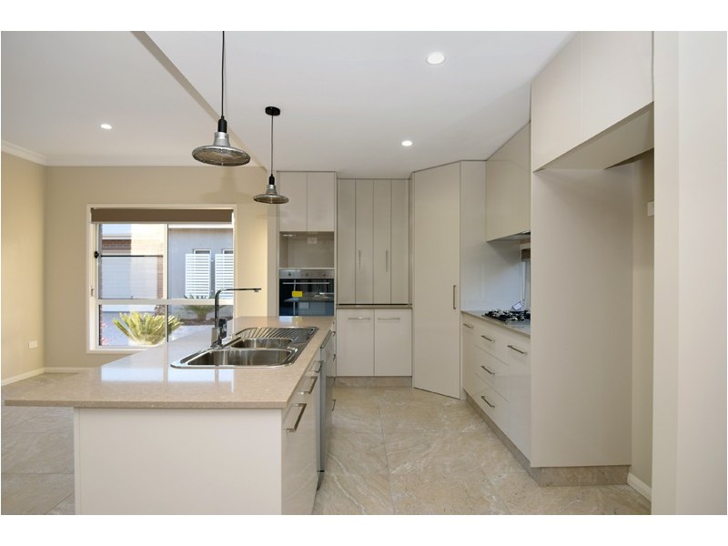 17/565 Hume Street, Kearneys Spring QLD 4350