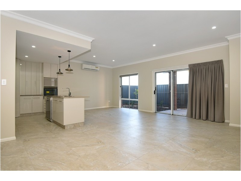 12/565 Hume Street, Kearneys Spring QLD 4350