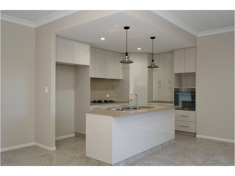 12/565 Hume Street, Kearneys Spring QLD 4350