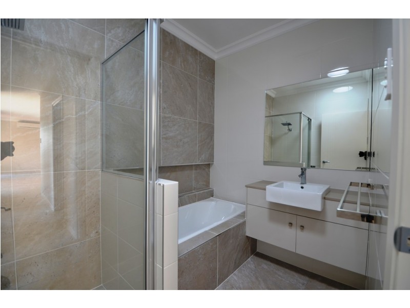 12/565 Hume Street, Kearneys Spring QLD 4350