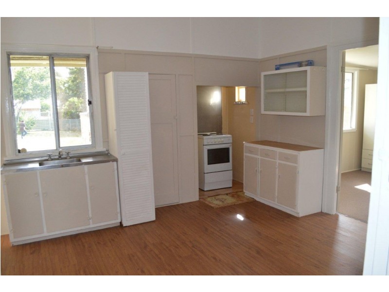 57 Hillview Avenue, Newtown QLD 4350