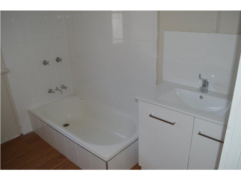 57 Hillview Avenue, Newtown QLD 4350