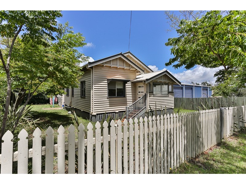 18 and 20 Jones Street, Harlaxton QLD 4350