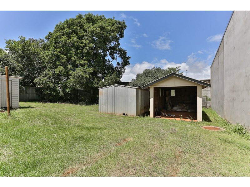 18 and 20 Jones Street, Harlaxton QLD 4350