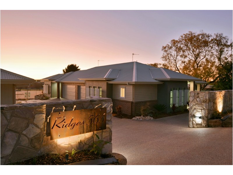 565 Hume Street, Kearneys Spring QLD 4350