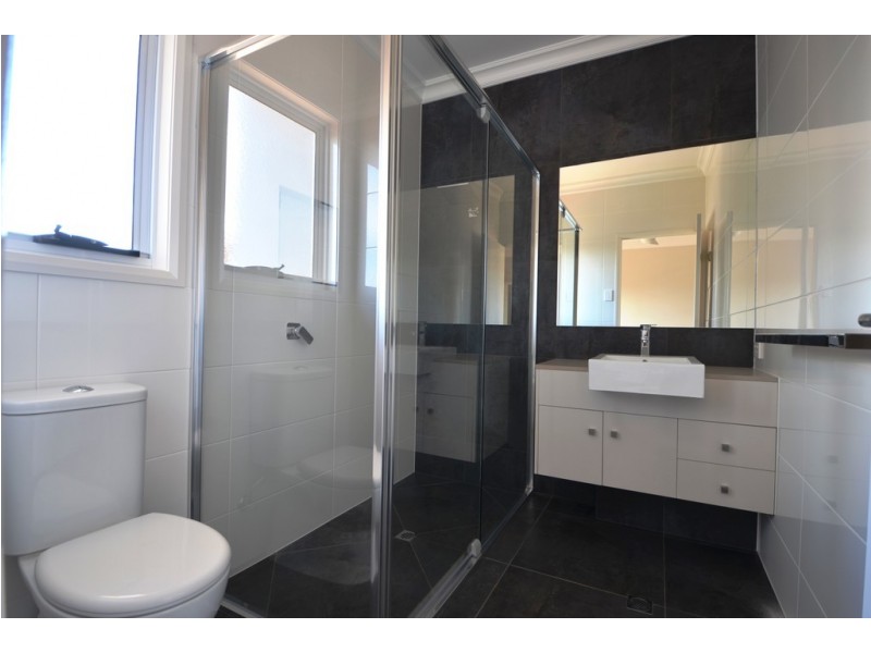 565 Hume Street, Kearneys Spring QLD 4350