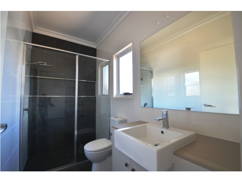 565 Hume Street, Kearneys Spring QLD 4350