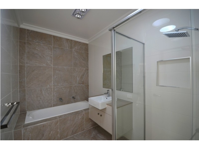 565 Hume Street, Kearneys Spring QLD 4350