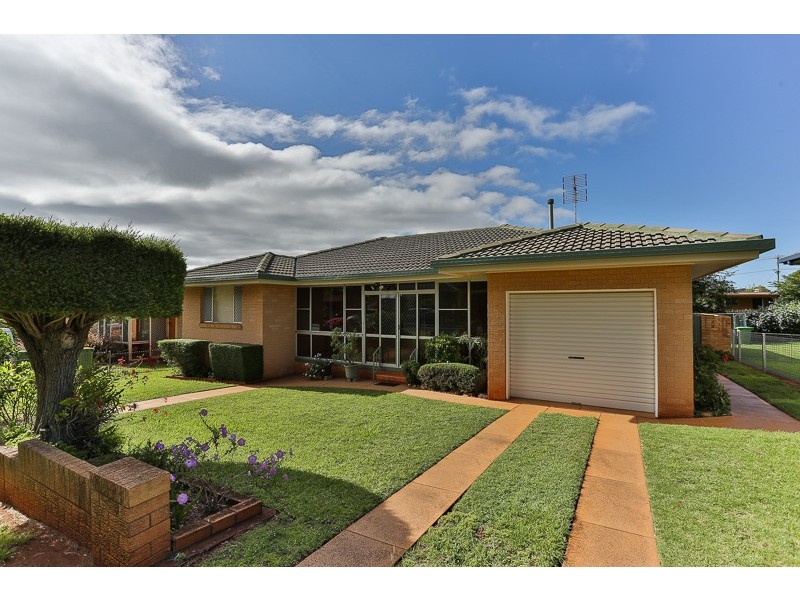 44 Sardon Street, Centenary Heights QLD 4350