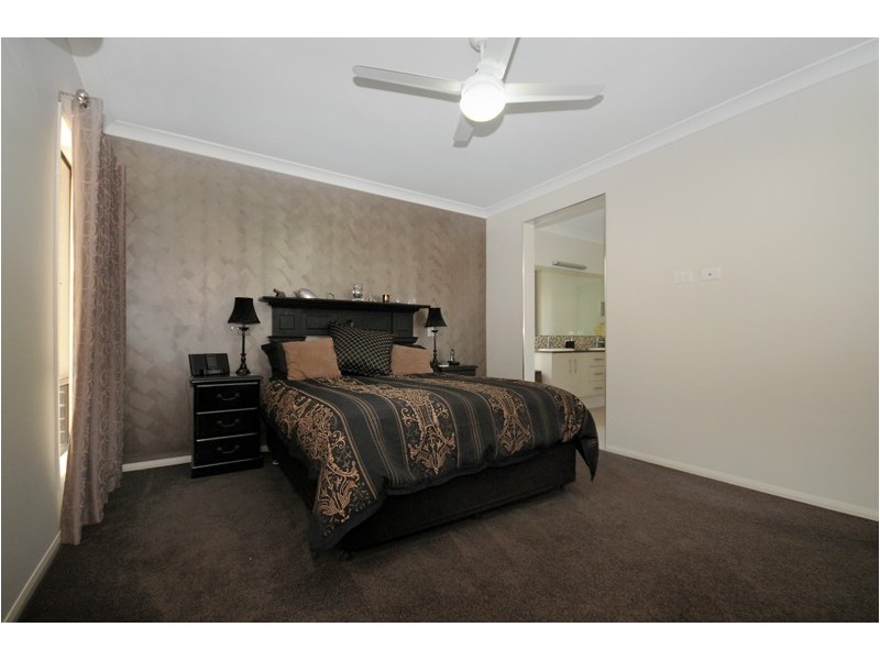 2 Greenway Close, Middle Ridge QLD 4350