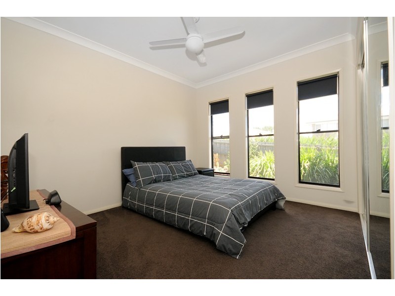 2 Greenway Close, Middle Ridge QLD 4350