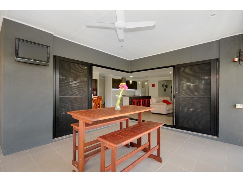 2 Greenway Close, Middle Ridge QLD 4350