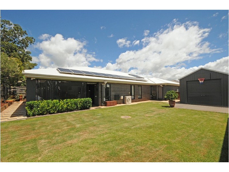 2 Greenway Close, Middle Ridge QLD 4350