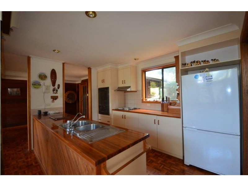 7 Scenic Crescent, Blue Mountain Heights QLD 4350